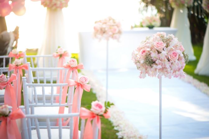 Beautiful wedding set up. Wedding decor article.